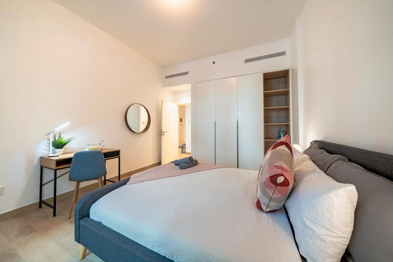 Bustling Hotspot - Stylish Interior - La Apartment *