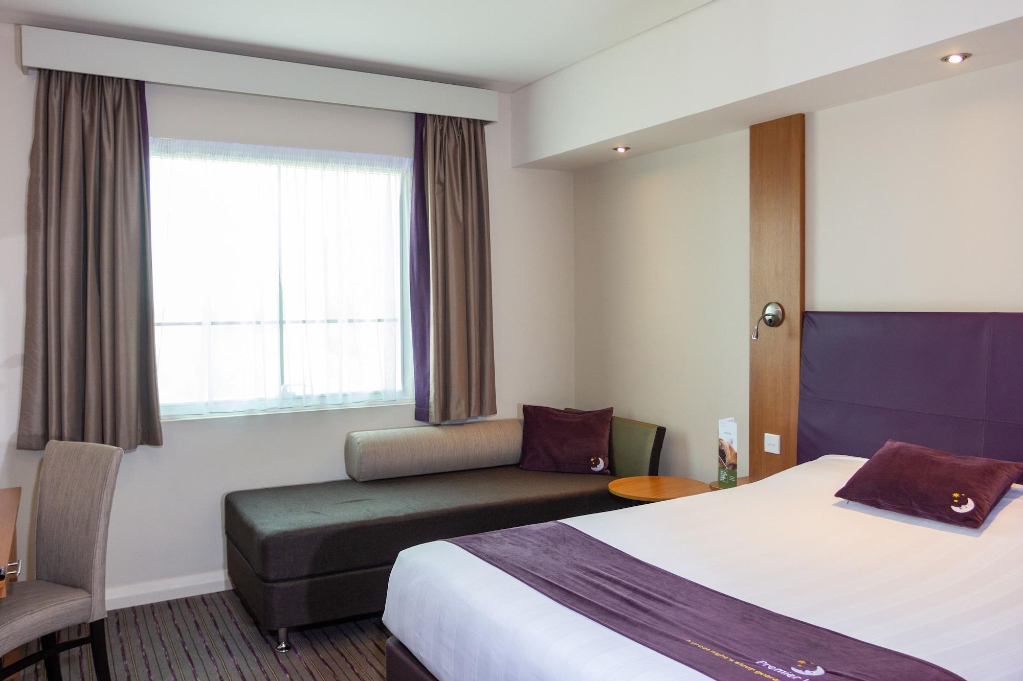 Hotel Premier International Airport