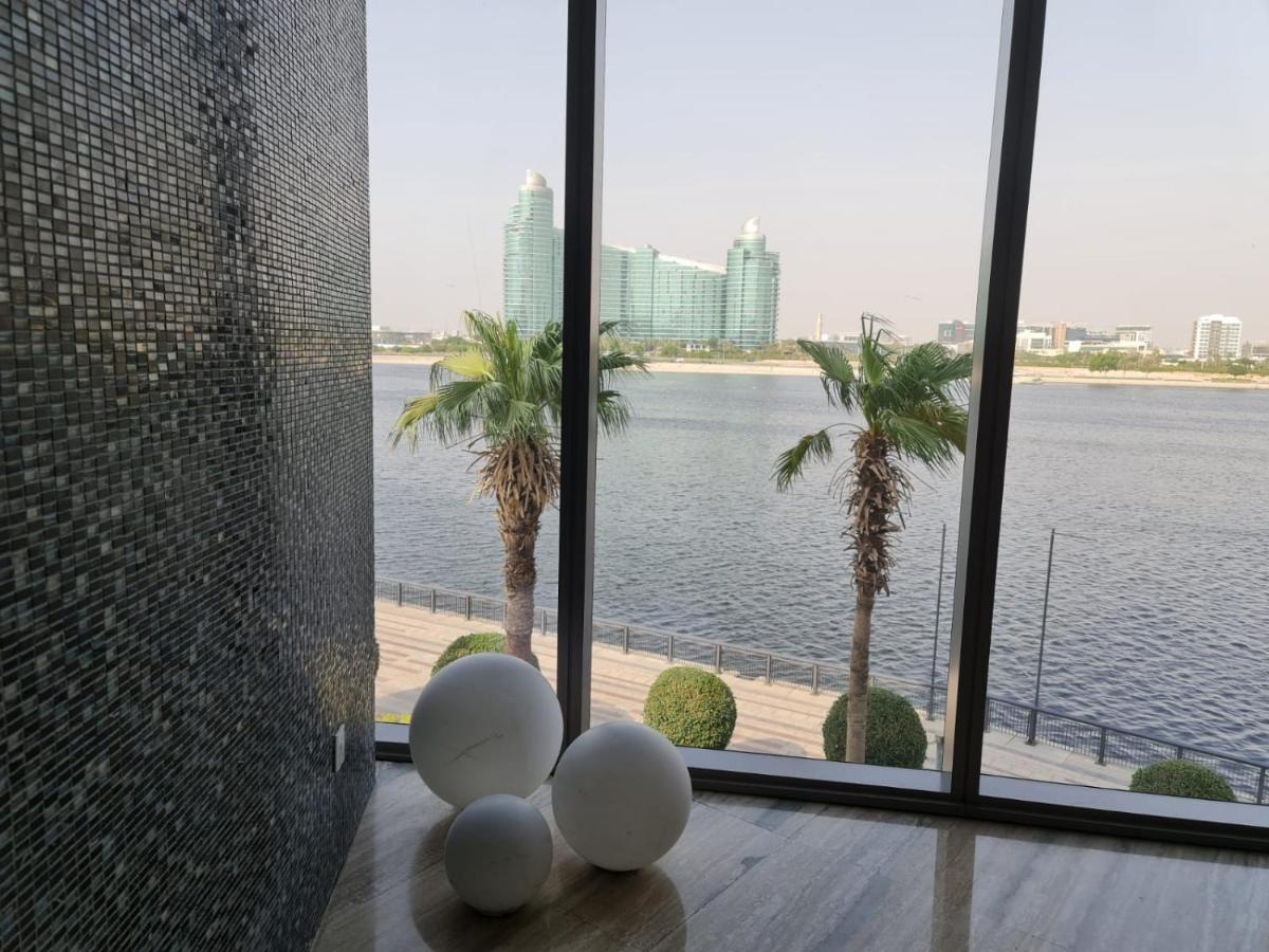 Apartment Water Views At Large Luxury One Bed Dubai