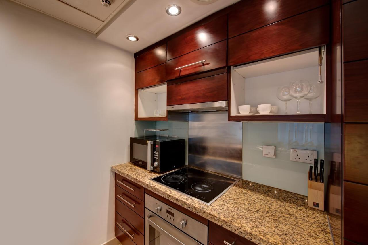 Durrani Homes - Iconic Burj Views Living