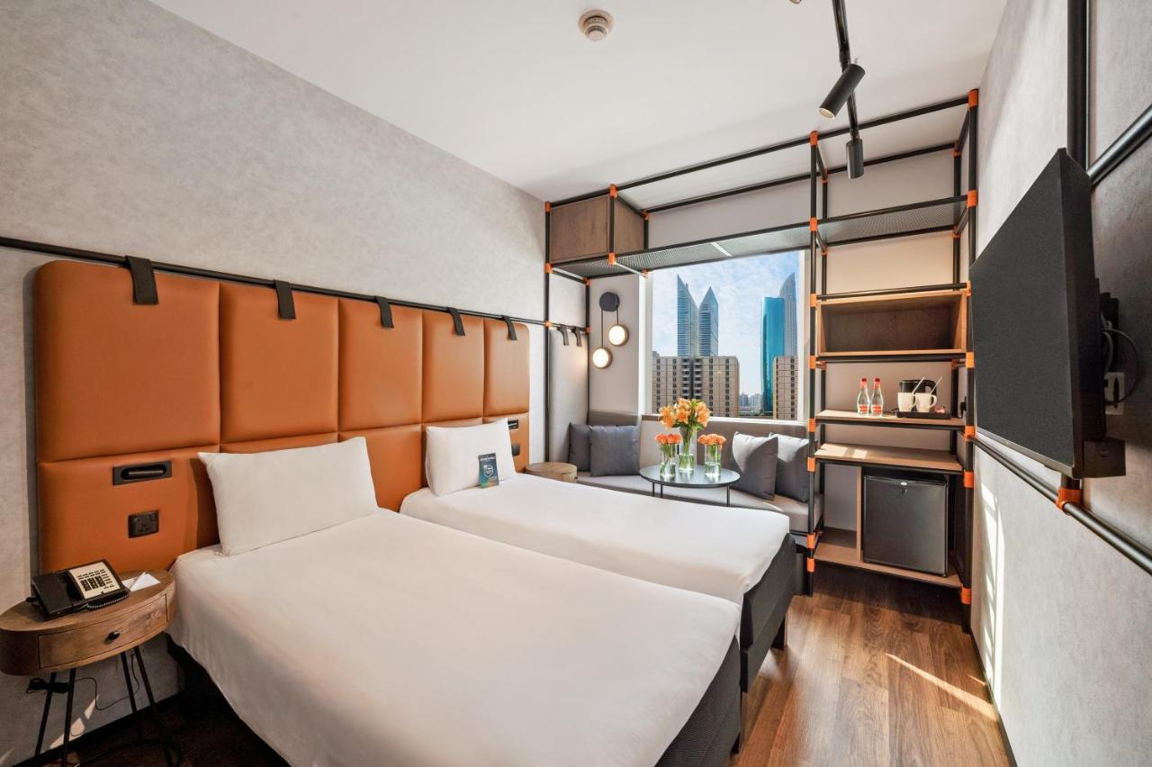 Ibis World Trade Centre 3*