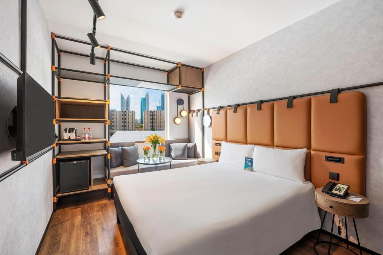 Ibis World Trade Centre 3*