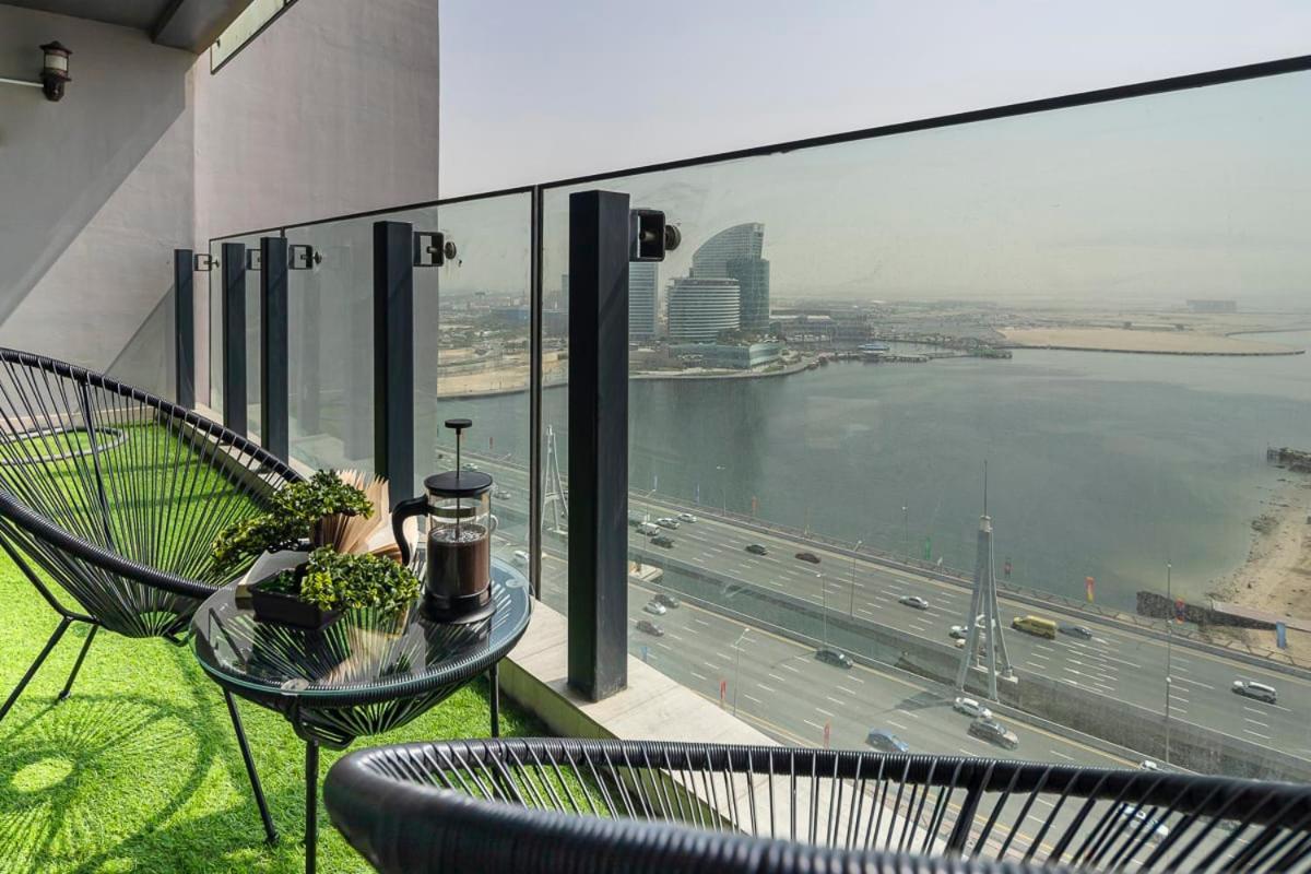 Frank Porter - D1 Jaddaf Apartment Dubai