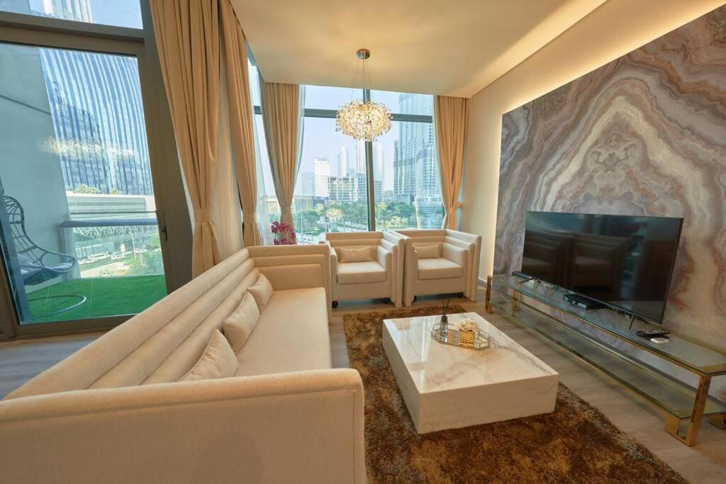 Magnificent Stunning 3 Br With Burj Khalifa View * Dubai