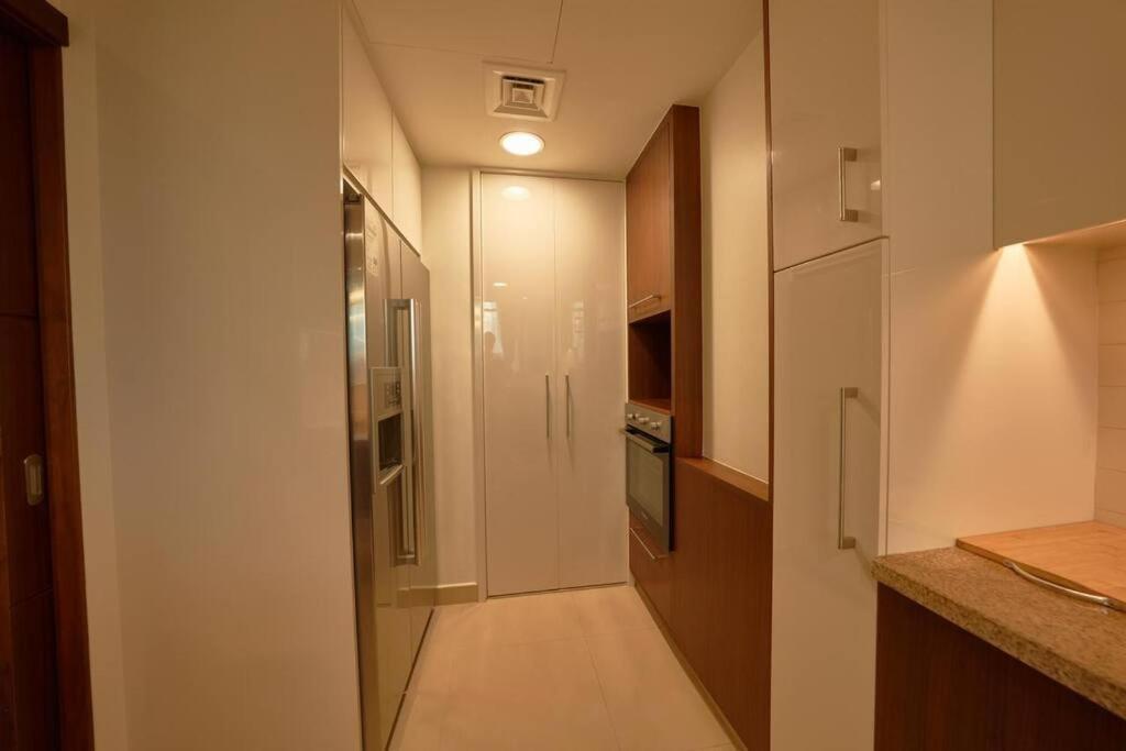 Magnificent Stunning 3 Br With Burj Khalifa View Dubai