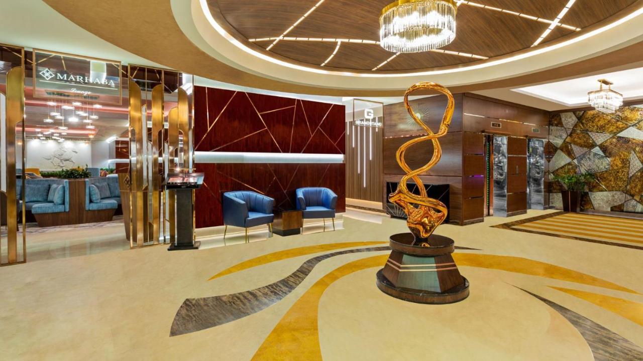 Park Regis Kris Kin Hotel