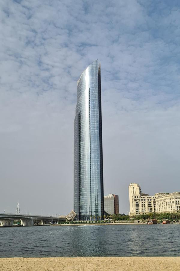 Apartment Water Views At Large Luxury One Bed