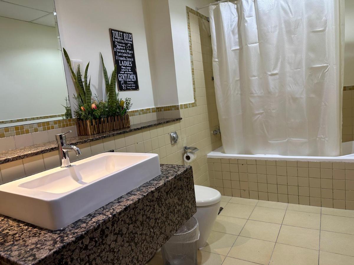 Hostel Business Backpackers Jbr *