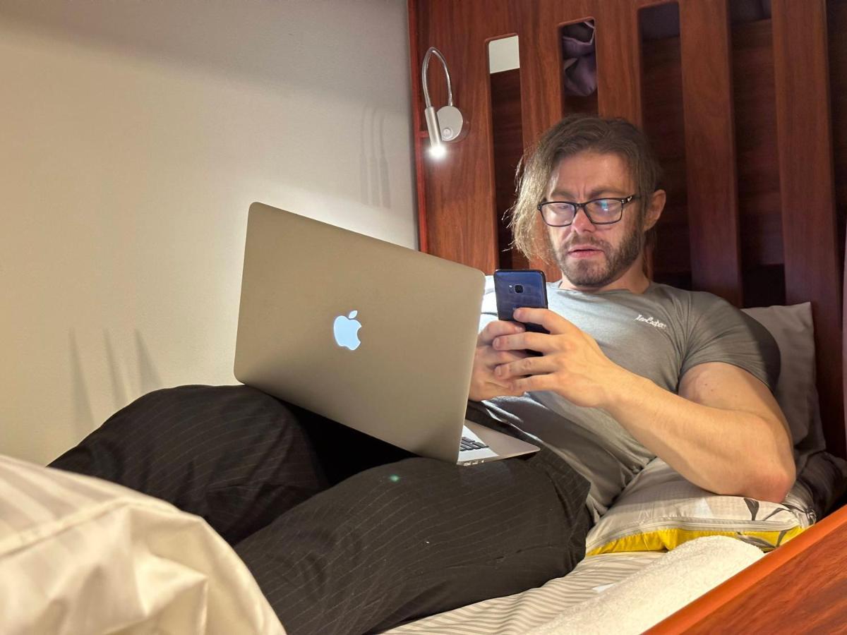 Business Backpackers Jbr Hostel *