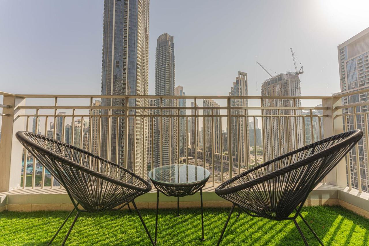 First Class 1br With Fountain View *