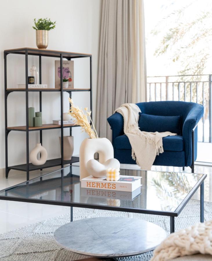 Higuests - Elegant With Terrace Minutes From Burj Khalifa Apartment Dubai