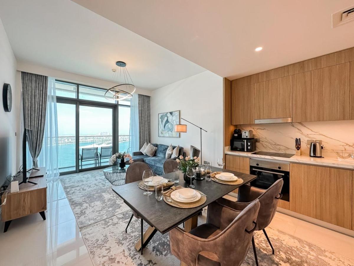 Luton Vacation Homes: Beachfront With Sea View