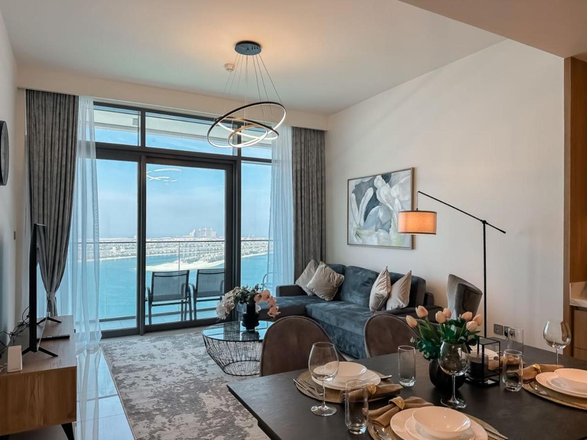 Luton Vacation Homes: Beachfront With Sea View * Dubai