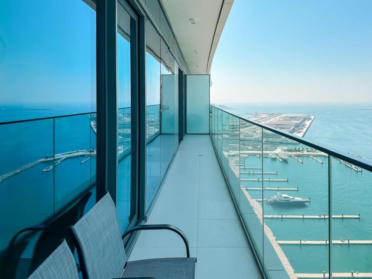 Apartment Luton Vacation Homes: Beachfront With Sea View *