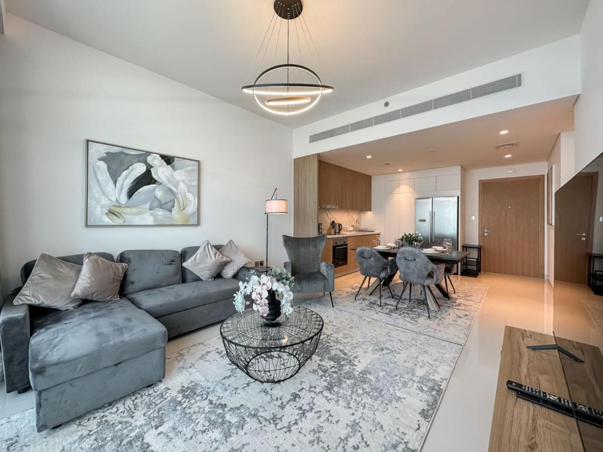 Apartment Luton Vacation Homes: Beachfront With Sea View Dubai