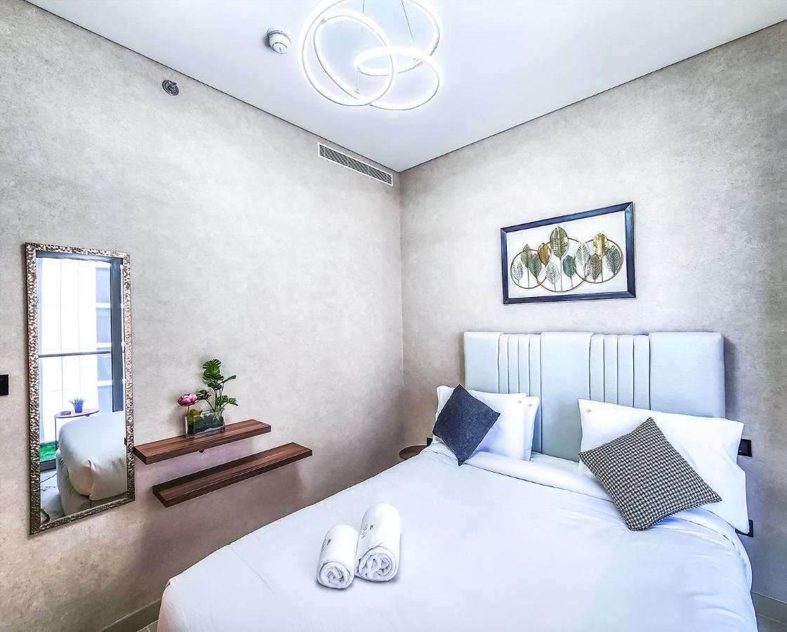 Phenomenal 1 Bedroom Near Burj Khalifa Apartment