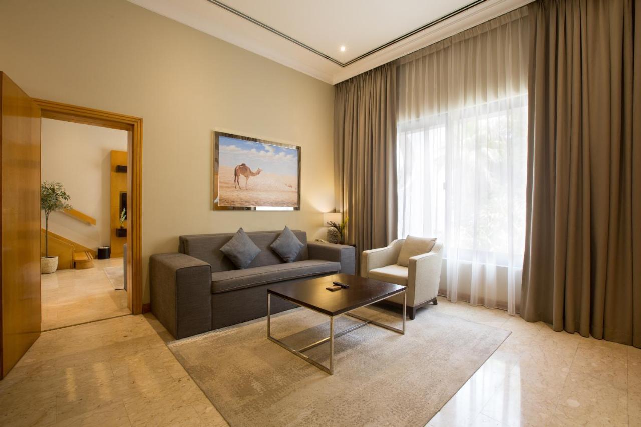 Resort Marine & Dubai