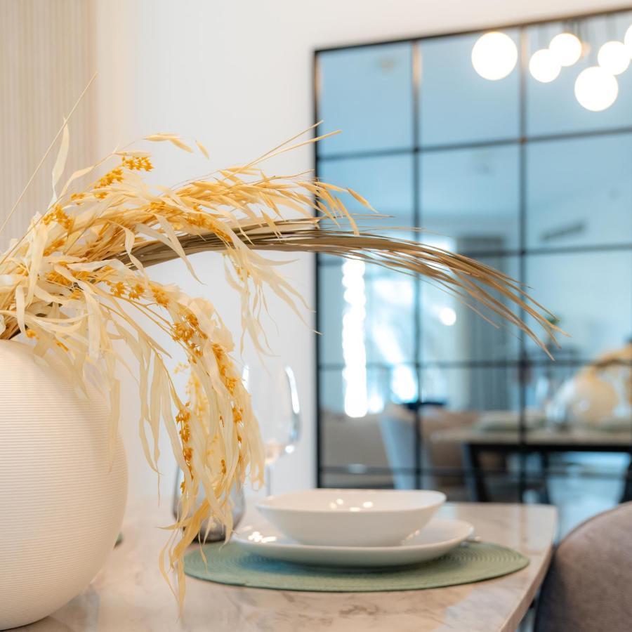 Apartment Higuests - Elegant With Terrace Minutes From Burj Khalifa