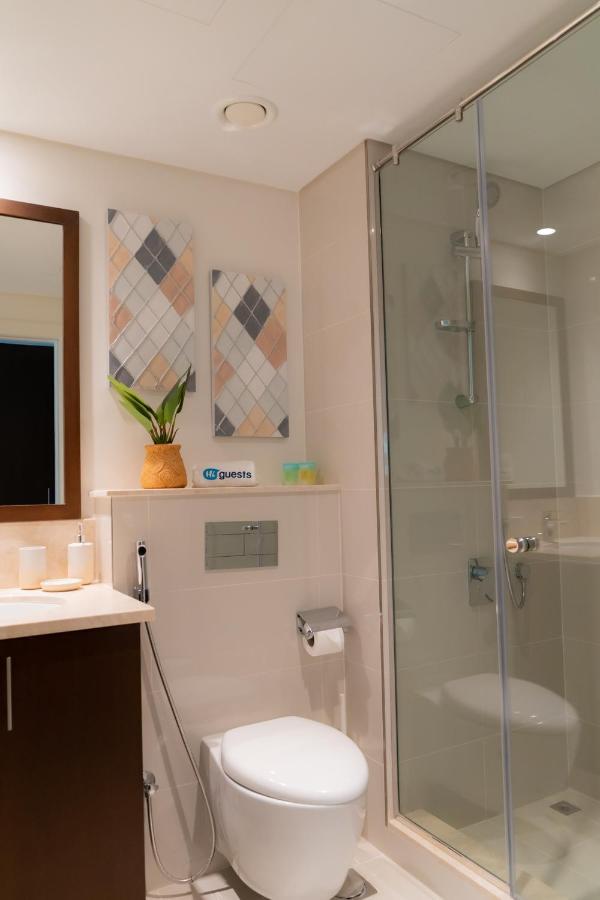 Higuests - Elegant With Terrace Minutes From Burj Khalifa Apartment Dubai