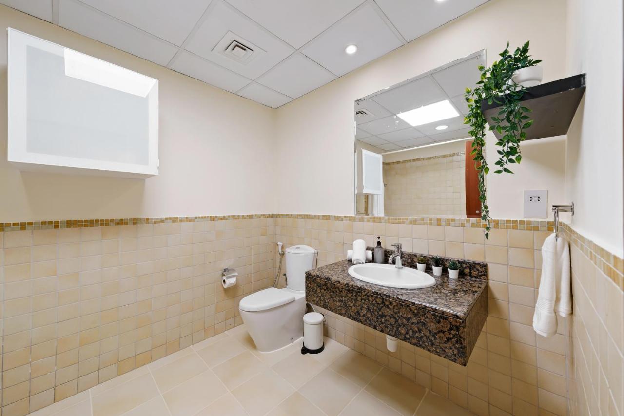 Daire Large Jbr 2br W/ Balcony / Heart Of Marina Dubai