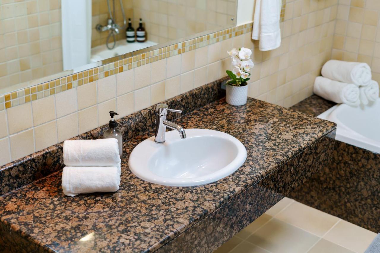 Daire Large Jbr 2br W/ Balcony / Heart Of Marina Dubai