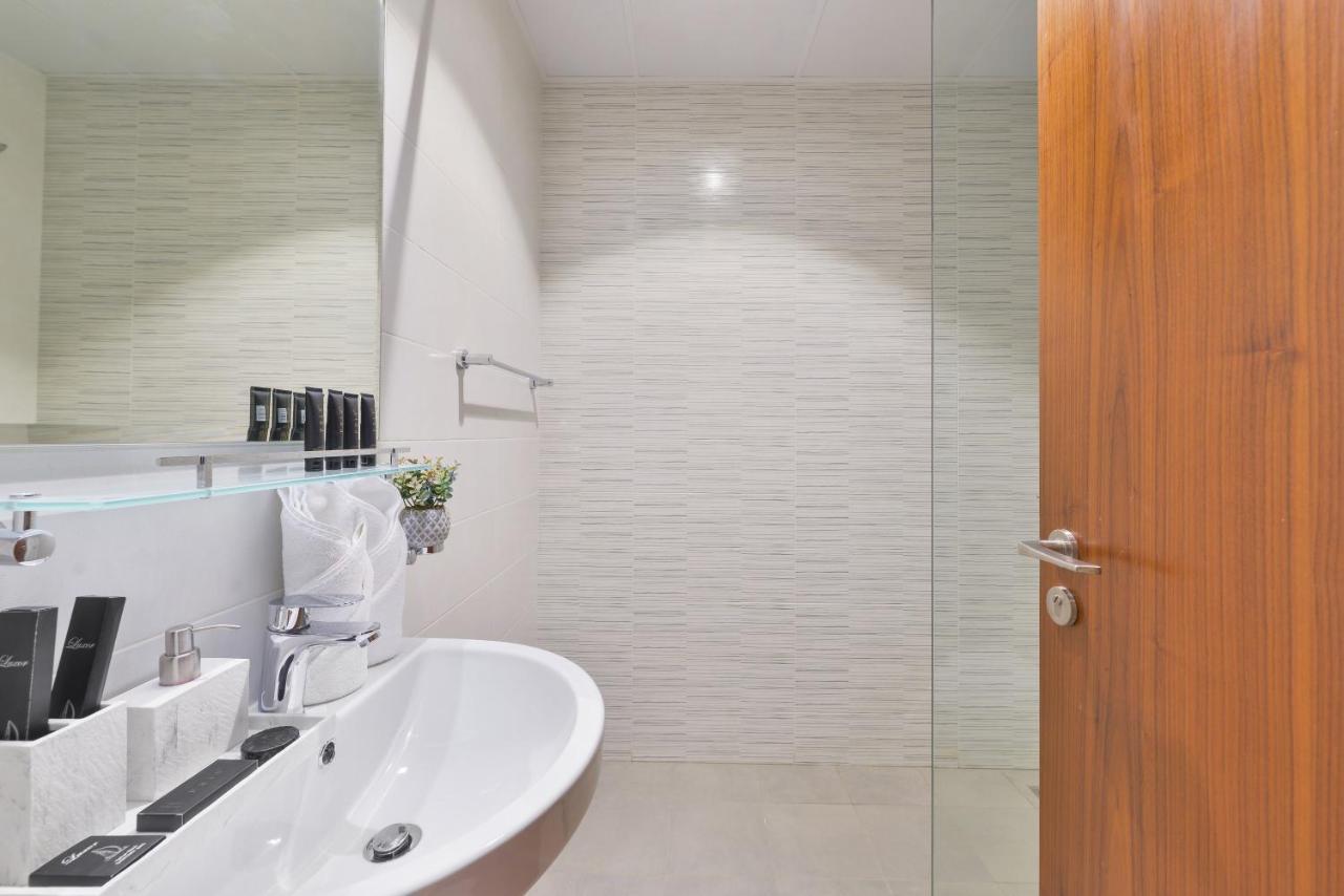 Dunya Tower - Downtown Luxury - 5 Min Walk To Mall! *