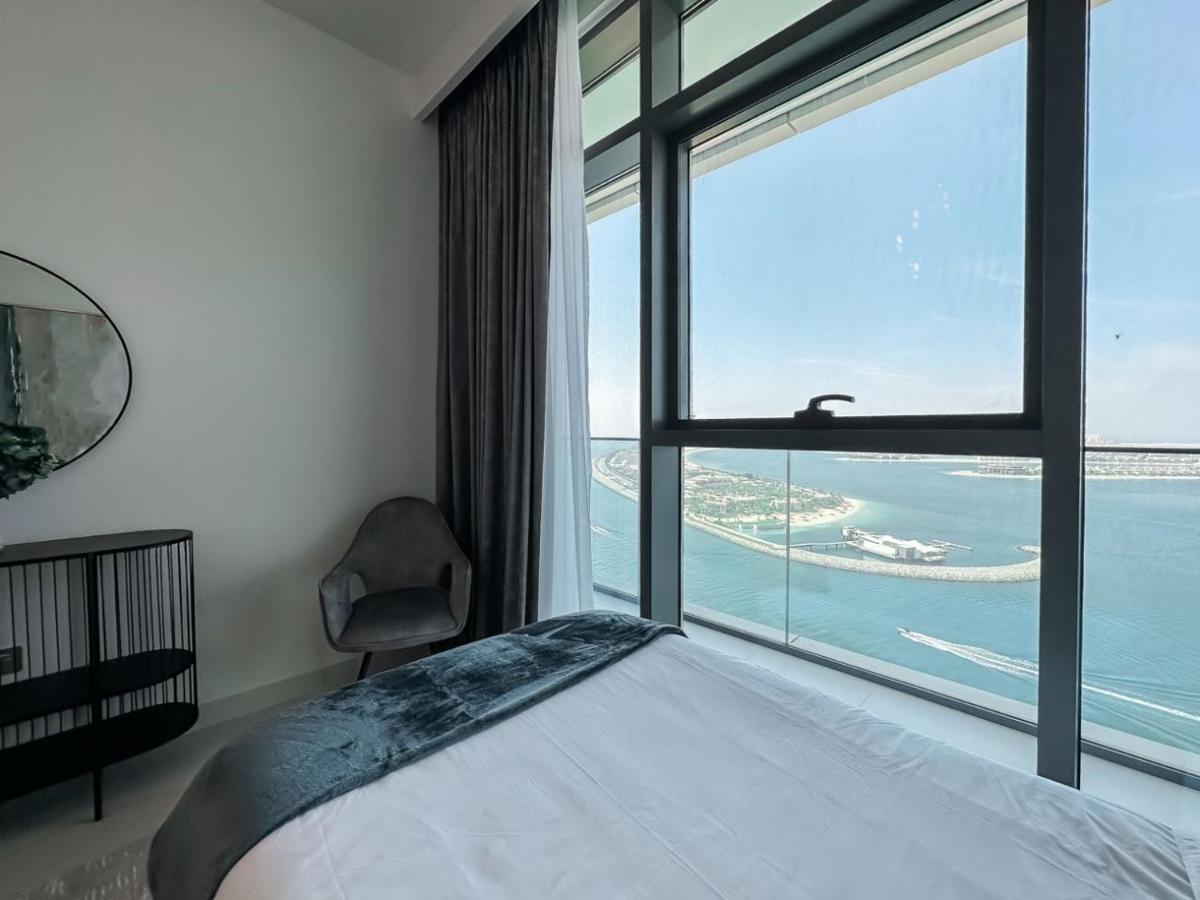 Apartment Luton Vacation Homes: Beachfront With Sea View Dubai