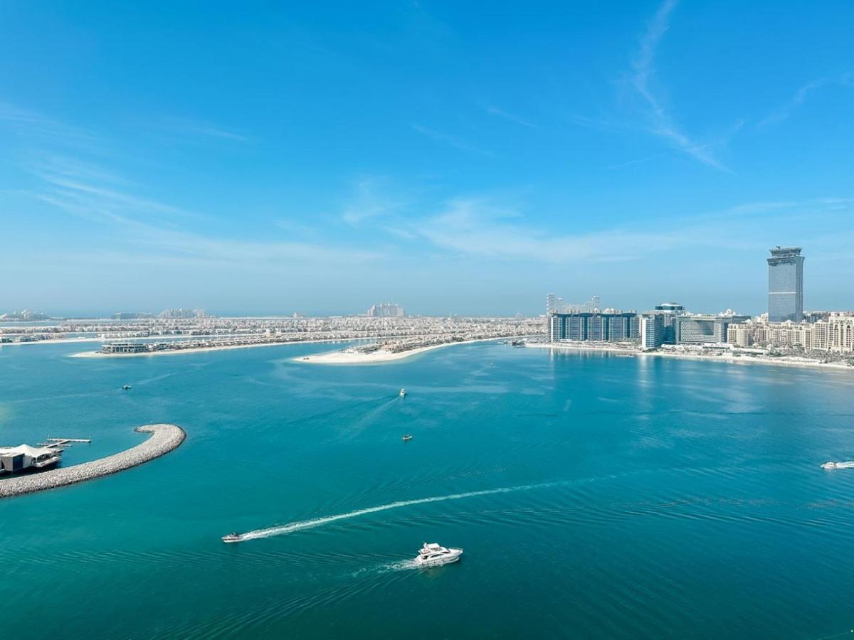 Apartment Luton Vacation Homes: Beachfront With Sea View *