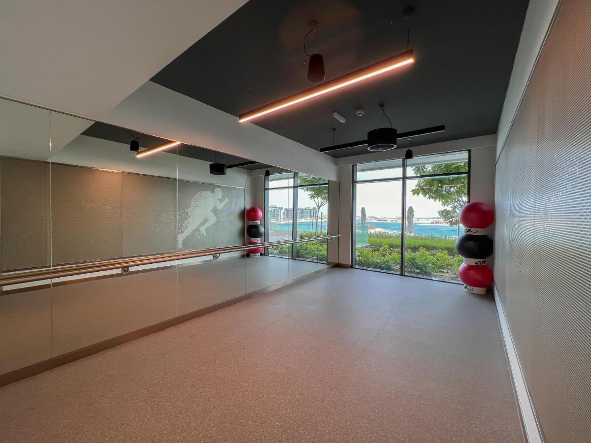 Luton Vacation Homes: Beachfront With Sea View Apartment