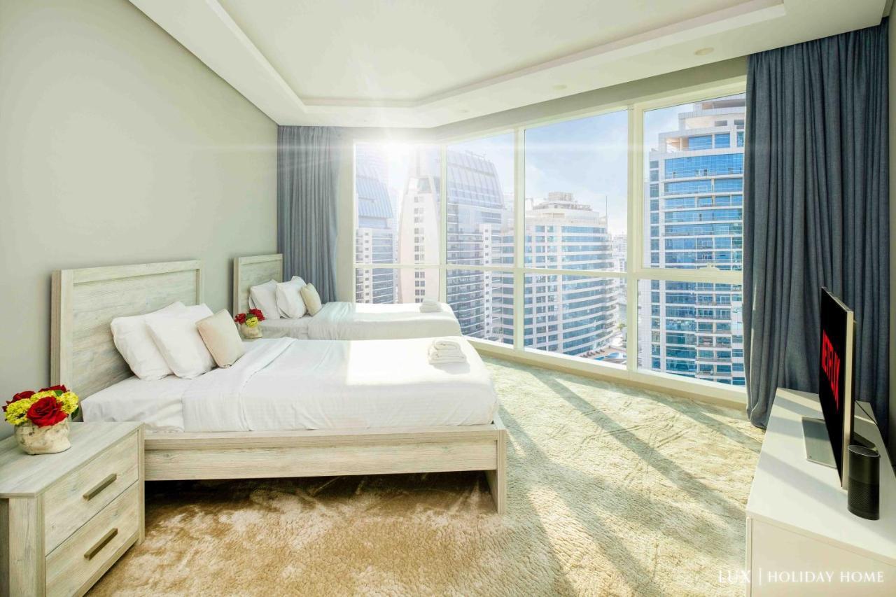 Daire Lux - The Jbr Eye *