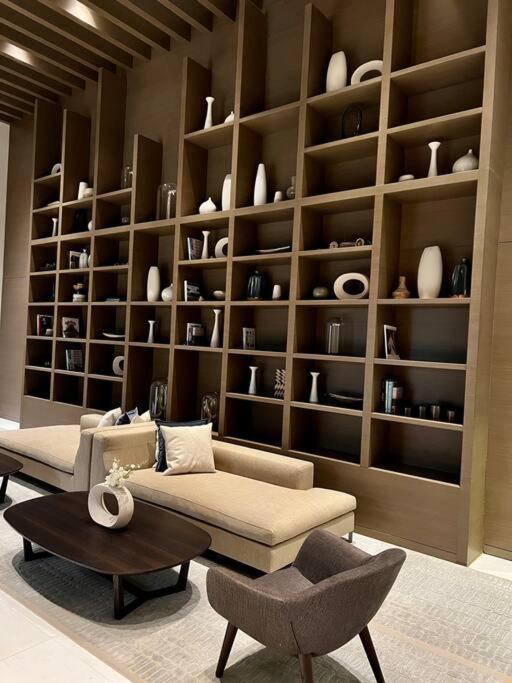 Luxurious 2 Bed Sleeps 6 In Downtown * Dubai