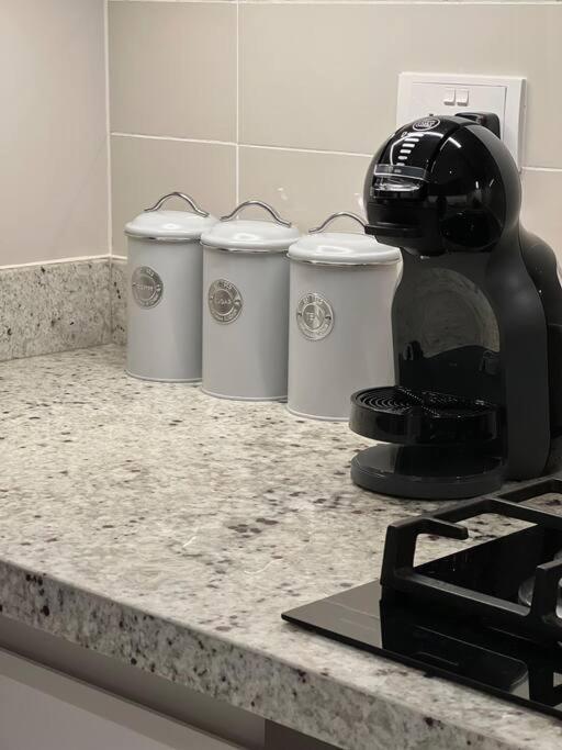 Apartment Luxurious 2 Bed Sleeps 6 In Downtown *
