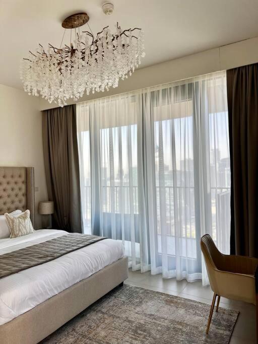 Apartment Luxurious 2 Bed Sleeps 6 In Downtown Dubai