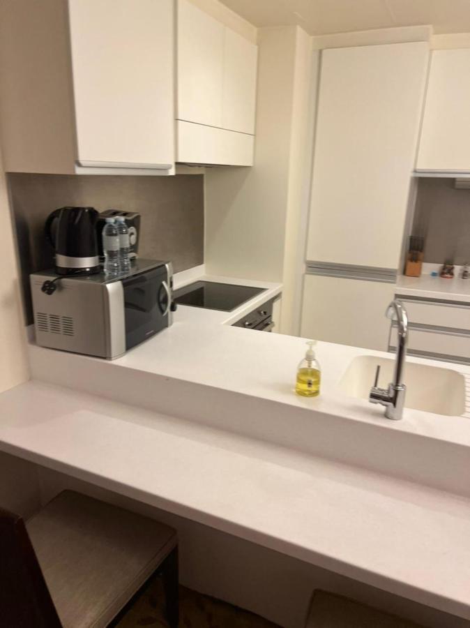 Apartment Address Mall Fashion Avenue 17 Floor Dubai
