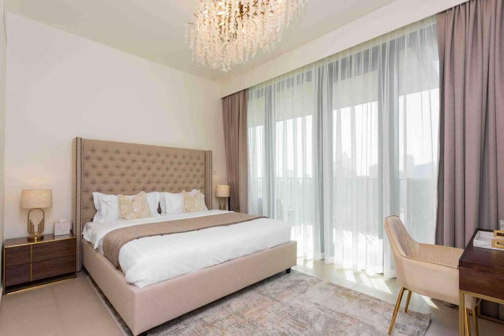 Luxurious 2 Bed Sleeps 6 In Downtown Apartment Dubai
