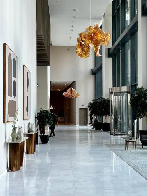 Apartment Luxurious 2 Bed Sleeps 6 In Downtown Dubai