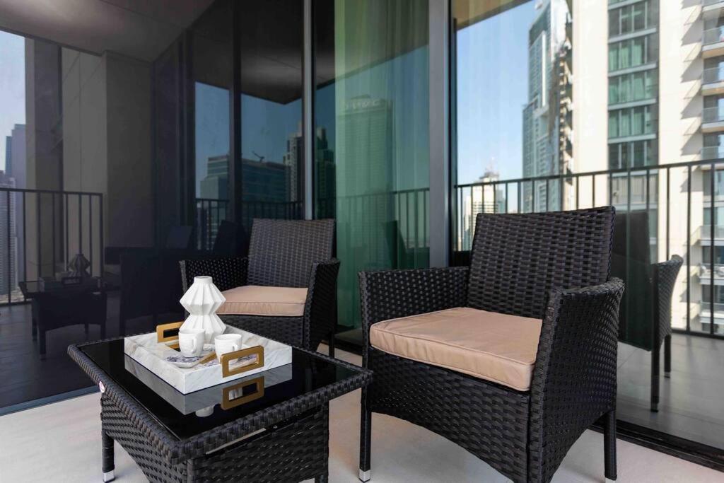 Luxurious 2 Bed Sleeps 6 In Downtown Apartment