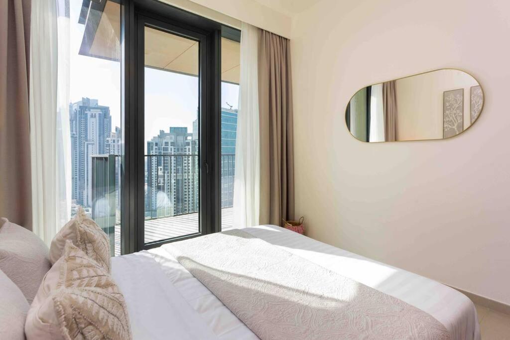 Apartment Luxurious 2 Bed Sleeps 6 In Downtown