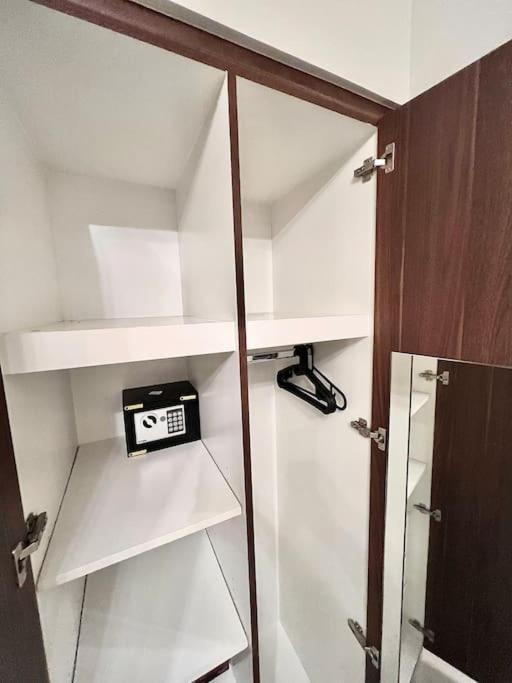 Onyx - Full Burj Khalifa View 2 Bedroom - Downtown Dubai