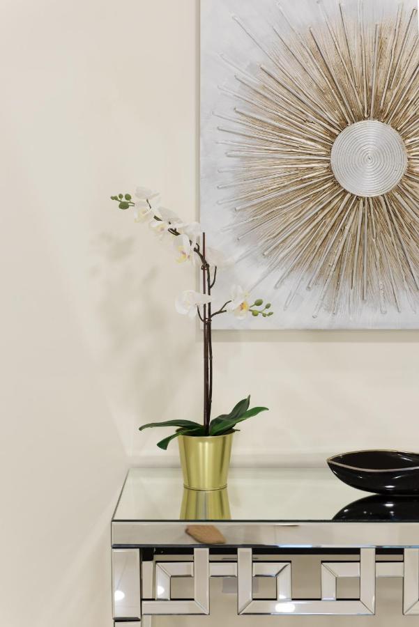 Boutique Living - Marina Wharf Daire