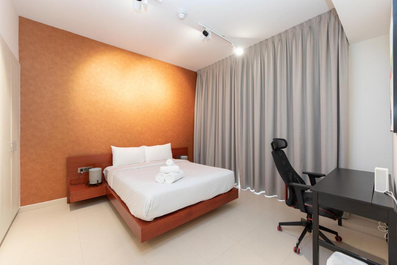 Stunning 4 Bedroom Townhouse In Townsquare Apartment