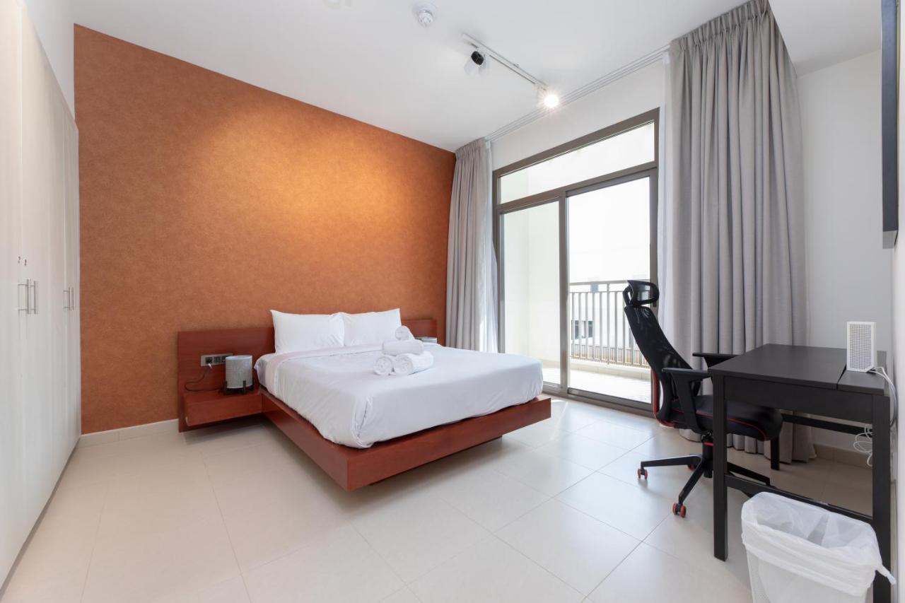 Stunning 4 Bedroom Townhouse In Townsquare
