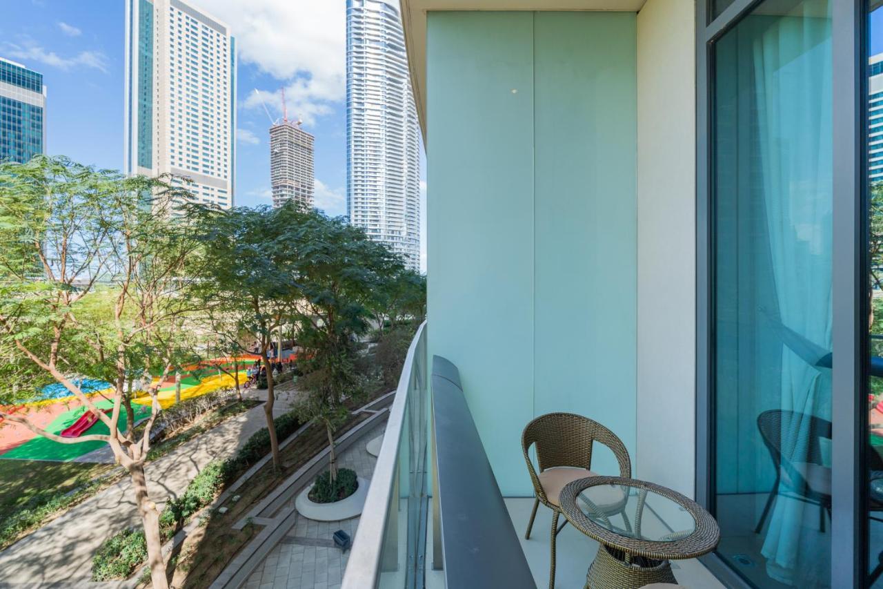 Trinity Holiday Homes - Burj Vista Downtown Daire