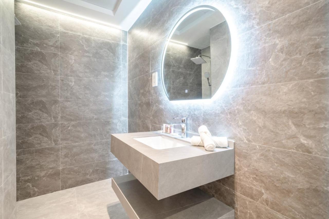 Boutique Luxury Living Near Palm Jumeirah *