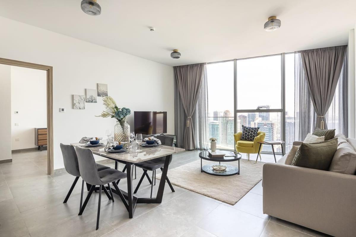 Frank Porter - Stella Maris Apartment Dubai