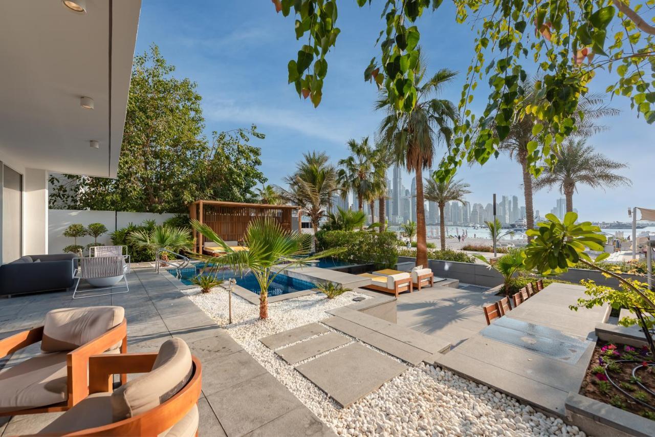 Five Palm Luxury Villa: Beachfront Retreat With Private Pool And Panoramic Views Dubai