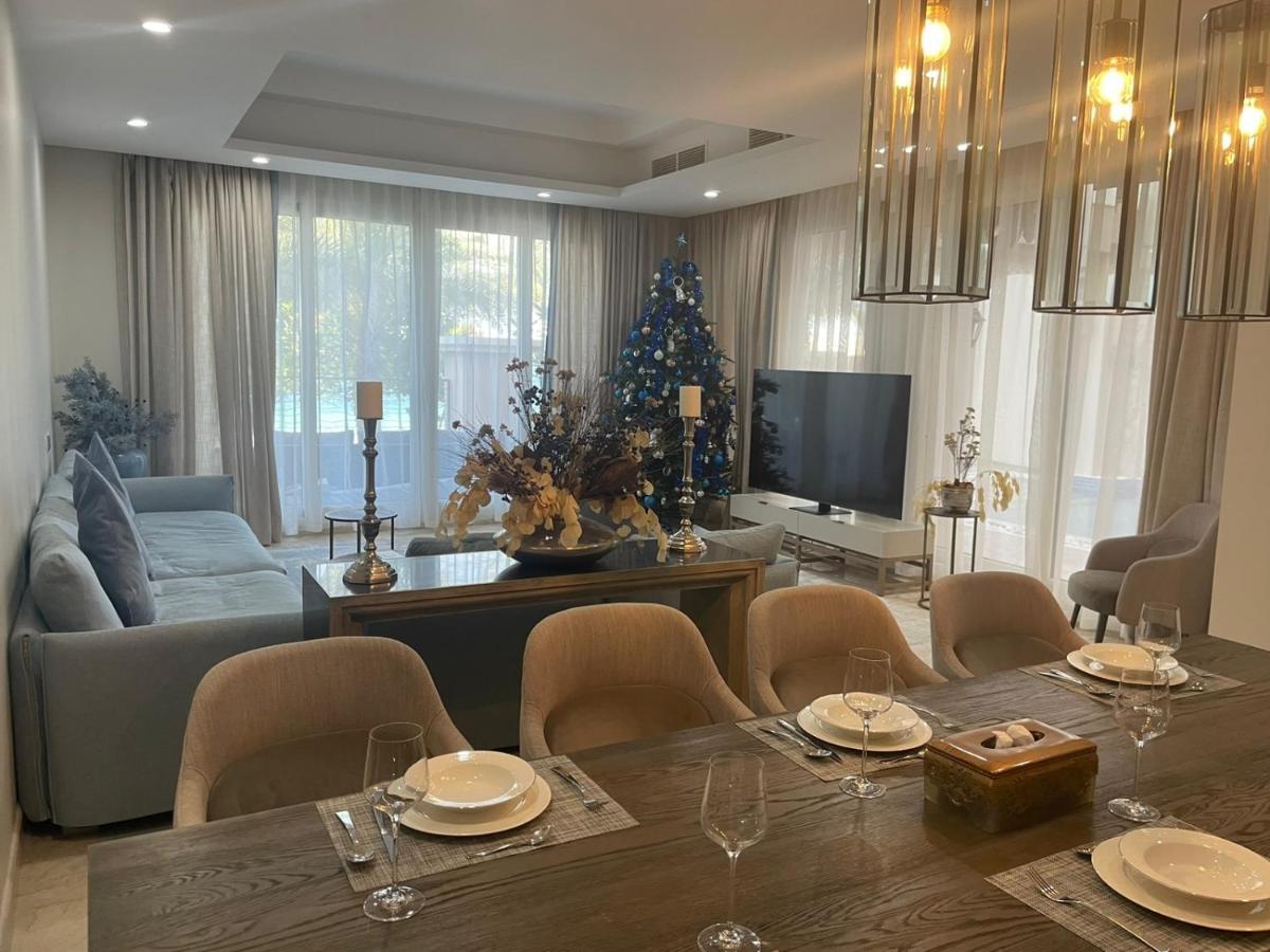 Rare Gem - 5 Bhk Taj Grandeur, Palm Jumeirah Villa *