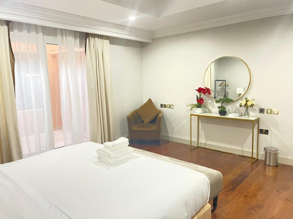 Rare Gem - 5 Bhk Taj Grandeur, Palm Jumeirah