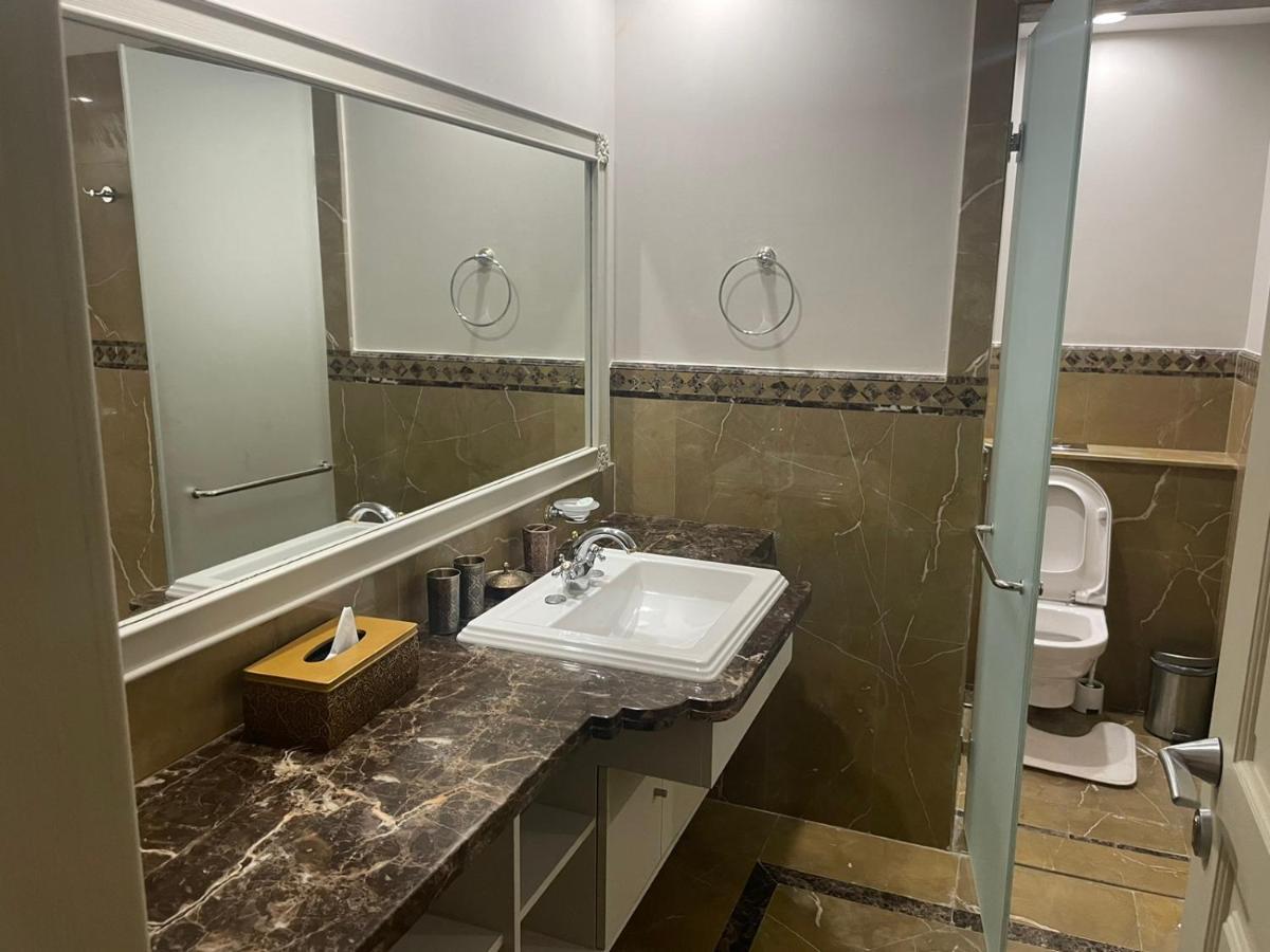 Villa Rare Gem - 5 Bhk Taj Grandeur, Palm Jumeirah Dubai