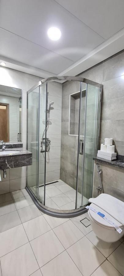 Spacious 1br With Balcony & Rooftop Pool The Bay Business Bay Apartment